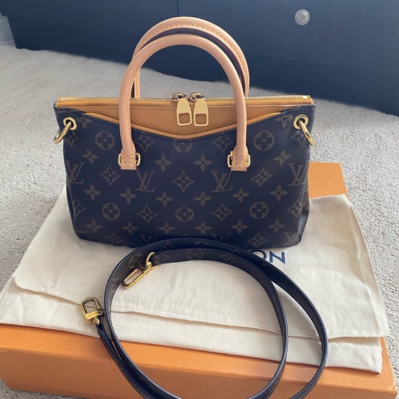 Louis Vuitton Handbags - 💛💛LV SAFFRON PALLAS BB LIMITED EDITION💛💛